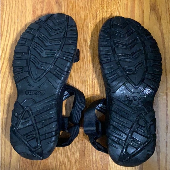 EUC Teva Sandals - Picture 2 of 8